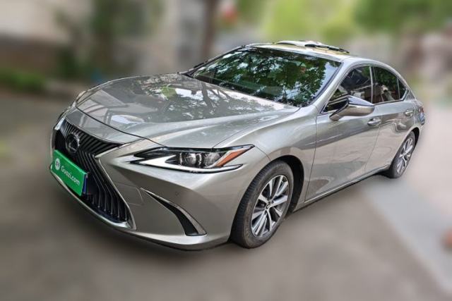 Used Lexus ES 2020 300h Premier Edition