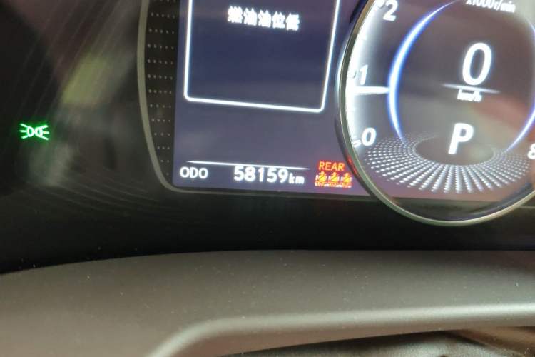 Used Lexus ES 2020 200 Luxury Edition Odometer Close Up