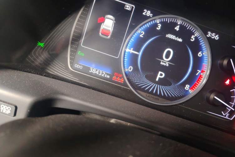 Used Lexus ES 2020 200 Excellence Edition Odometer Close Up