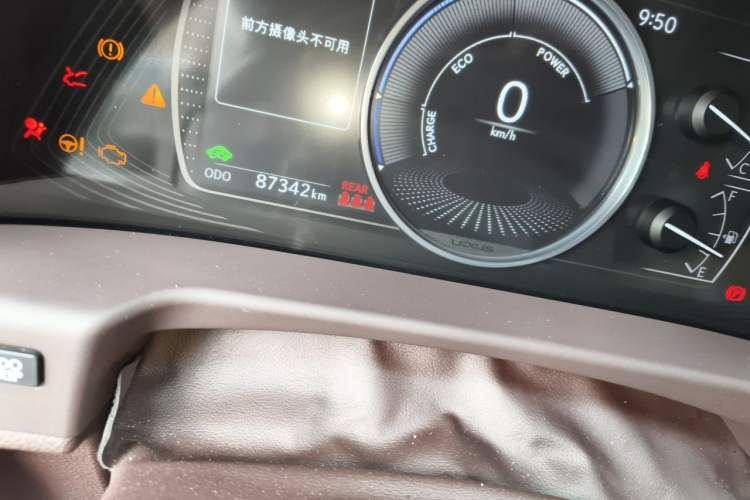 Used Lexus ES 2020 300h Deluxe Edition Odometer Close Up