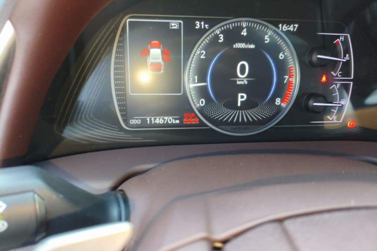 Used Lexus ES 2020 200 Excellence Edition Odometer Close Up