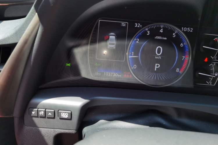 Used Lexus ES 2020 200 Excellence Edition Odometer Close Up
