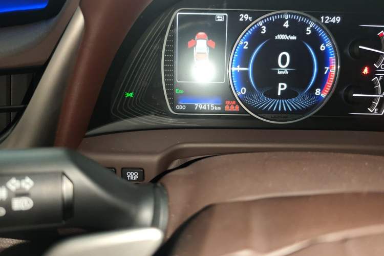 Used Lexus ES 2020 200 Excellence Edition Odometer Close Up