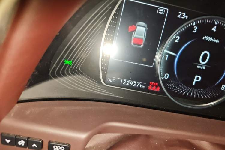 Used Lexus ES 2020 200 Excellence Edition Odometer Close Up
