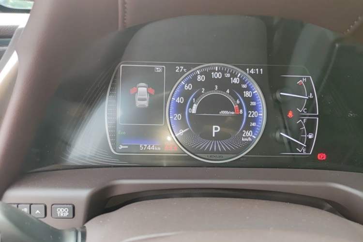 Used Lexus ES 2020 200 Excellence Edition Odometer Close Up