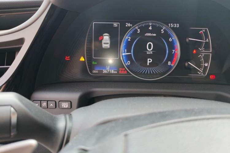 Used Lexus ES 2020 200 Excellence Edition Odometer Close Up