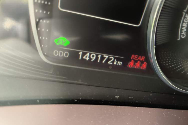 Used Lexus ES 2020 300h Premier Edition Odometer Close Up