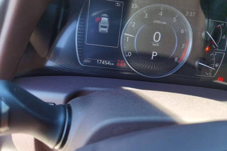 Used Lexus ES 2020 200 Excellence Edition Odometer Close Up