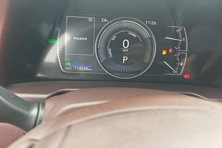 Used Lexus ES 2020 300h Deluxe Edition Odometer Close Up