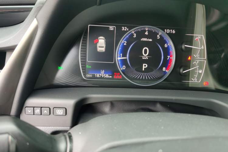 Used Lexus ES 2020 200 Excellence Edition Odometer Close Up