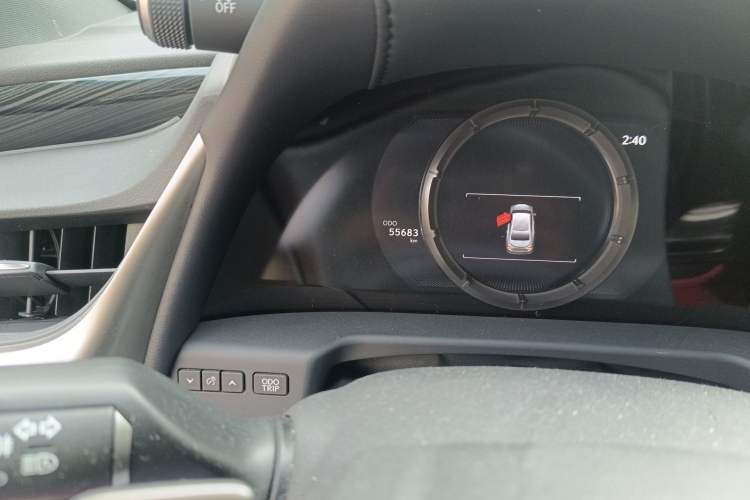 Used Lexus ES 2020 260 F SPORT Odometer Close Up