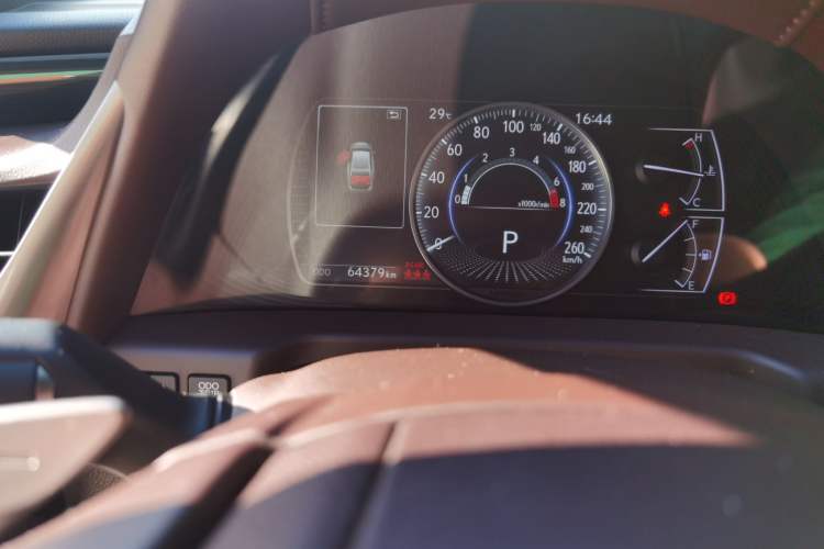 Used Lexus ES 2020 200 Excellence Edition Odometer Close Up