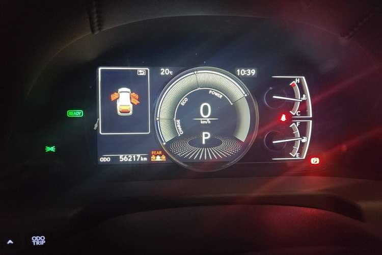 Used Lexus ES  Odometer Close Up