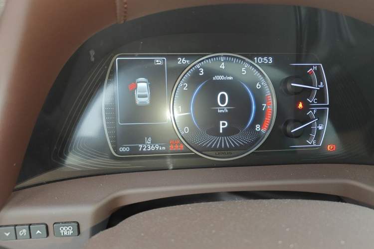 Used Lexus ES 2020 260 Excellence Edition Odometer Close Up