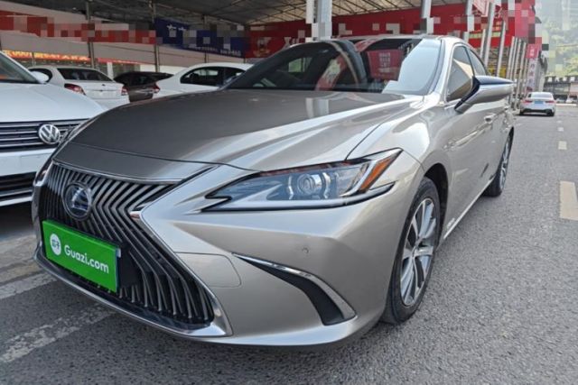 Used Lexus ES 2020 300h Premier Edition