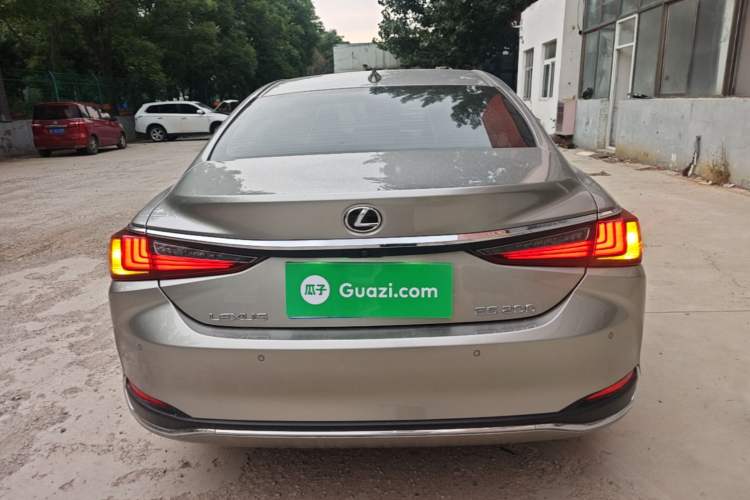 Used Lexus ES 2020 200 Excellence Edition Rear