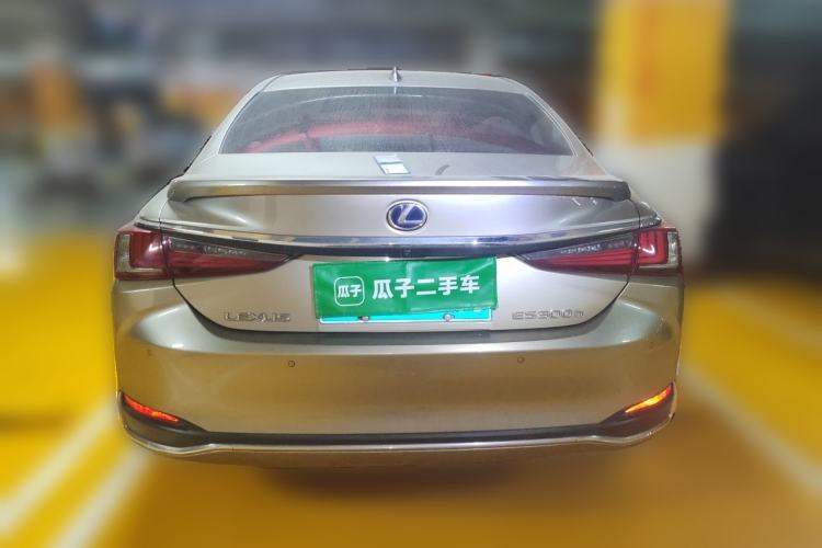 Used Lexus ES 2020 300h Premier Edition Rear