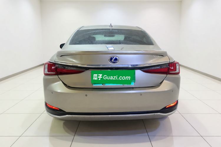 Used Lexus ES 2020 300h Premier Edition Rear