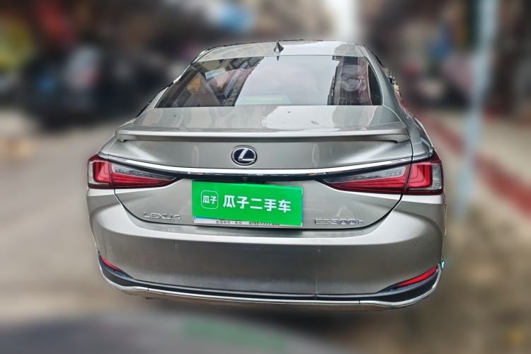 Used Lexus ES 2020 300h Premier Edition Rear