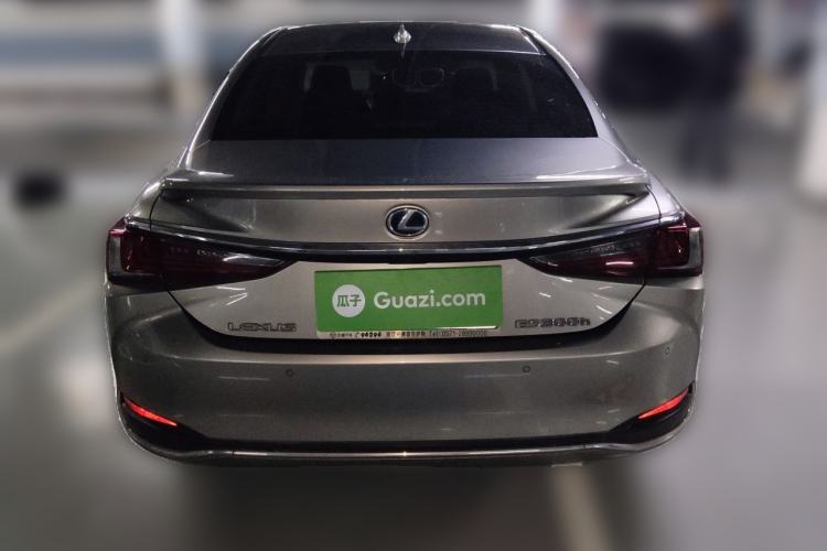 Used Lexus ES 2020 300h Premier Edition Rear