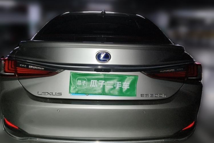 Used Lexus ES 2020 300h Premier Edition Rear
