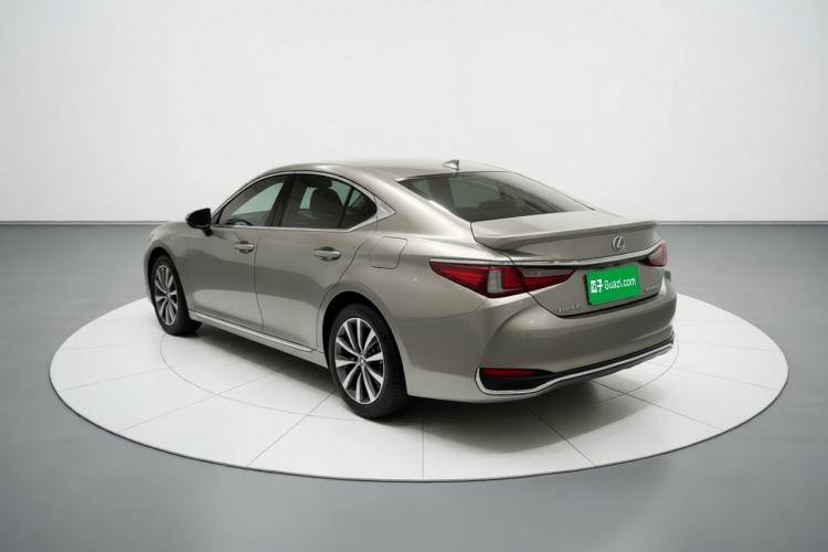 Used Lexus ES 2020 300h Premier Edition Rear Left 45 Deg