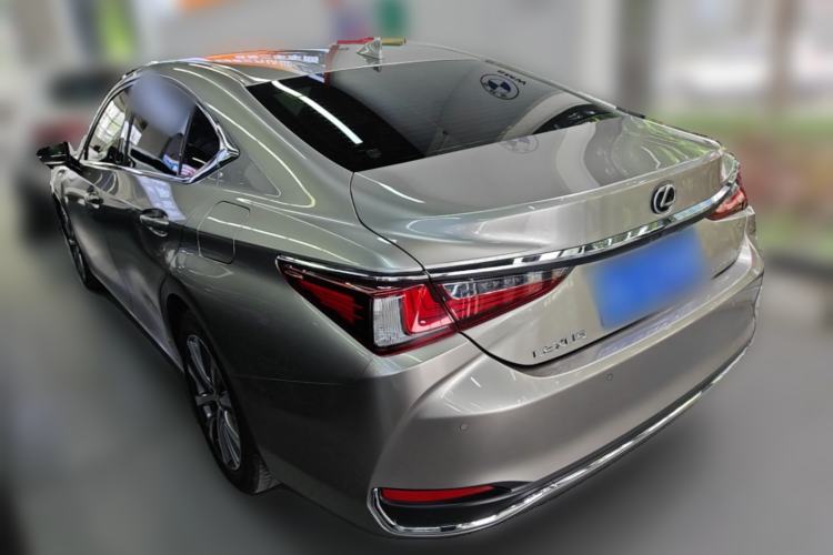 Used Lexus ES 2020 200 Excellence Edition Rear Left 45 Deg