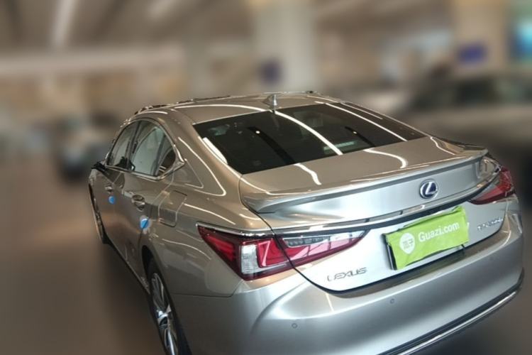 Used Lexus ES 2020 300h Premier Edition Rear Left 45 Deg