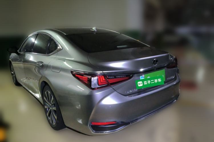 Used Lexus ES 2020 200 Excellence Edition Rear Left 45 Deg