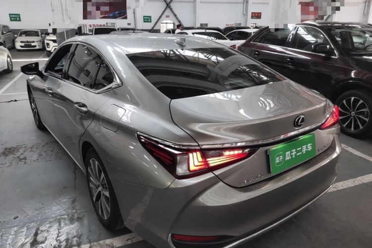 Used Lexus ES 2020 200 Excellence Edition Rear Left 45 Deg