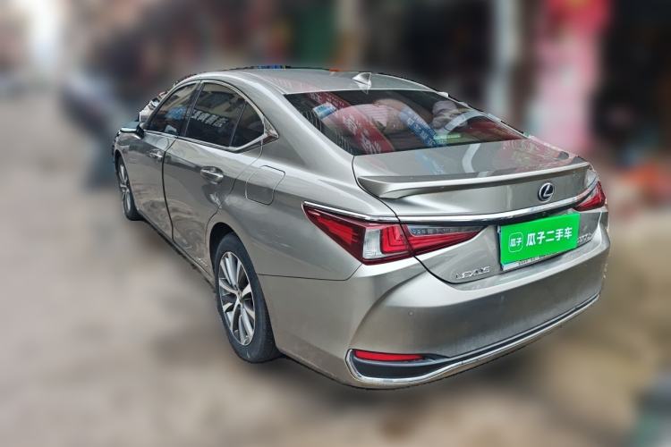 Used Lexus ES 2020 300h Premier Edition Rear Left 45 Deg