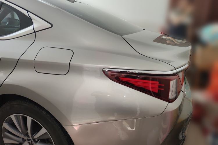 Used Lexus ES 2020 200 Excellence Edition Rear Left 45 Deg
