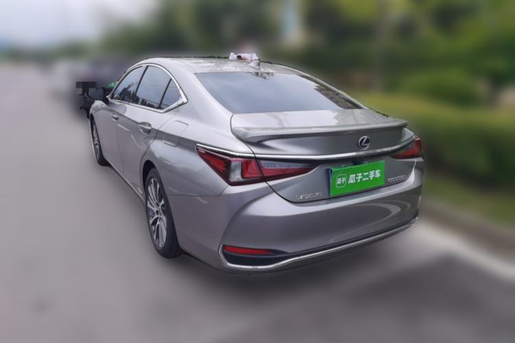 Used Lexus ES 2020 300h Deluxe Edition Rear Left 45 Deg