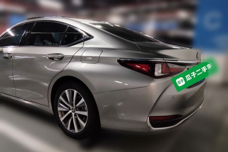 Used Lexus ES 2020 200 Excellence Edition Rear Left 45 Deg