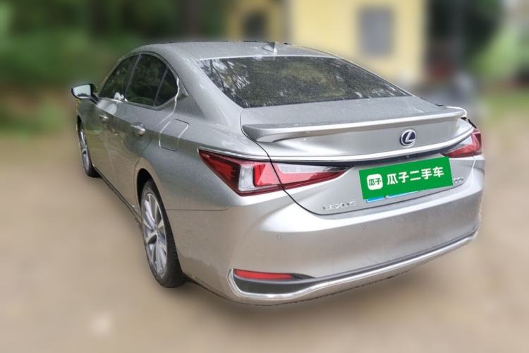 Used Lexus ES 2020 300h Premier Edition Rear Left 45 Deg