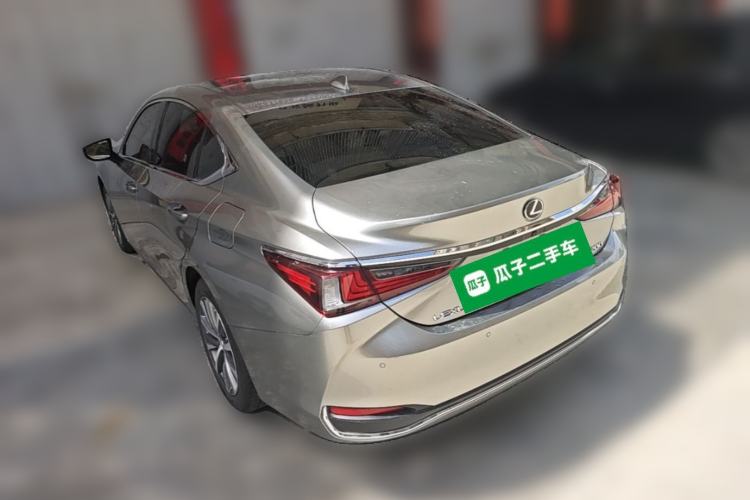 Used Lexus ES 2020 200 Excellence Edition Rear Left 45 Deg