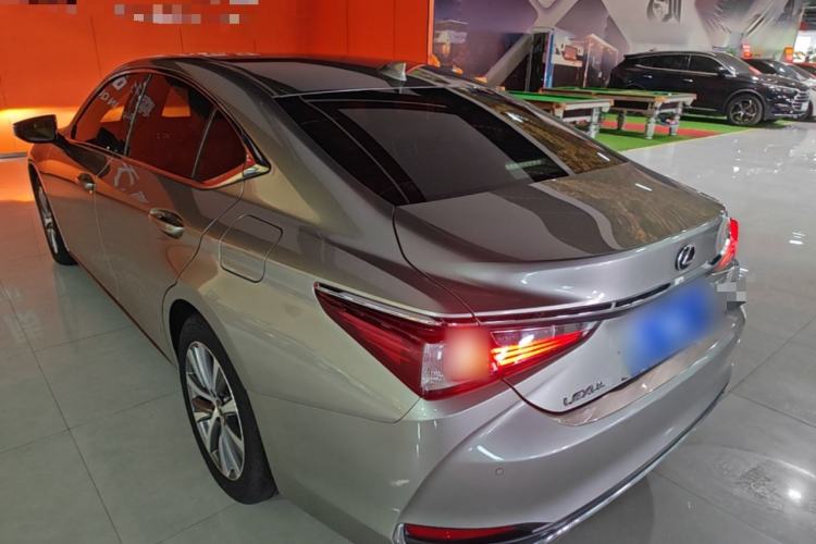 Used Lexus ES 2020 200 Excellence Edition Rear Left 45 Deg