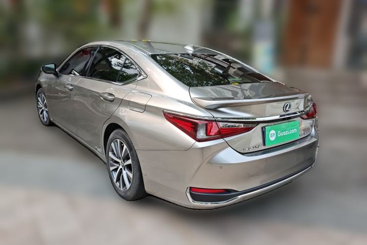 Used Lexus ES 2020 300h Premier Edition Rear Left 45 Deg