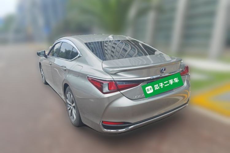 Used Lexus ES  Rear Left 45 Deg