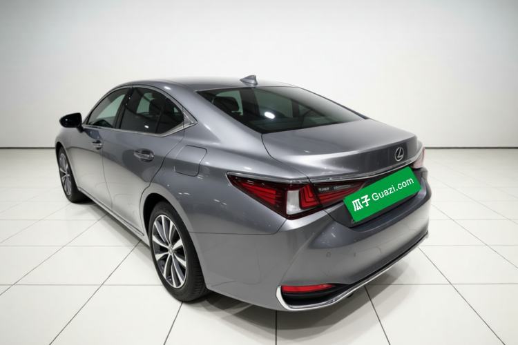 Used Lexus ES 2020 200 Luxury Edition Rear Left 45 Deg