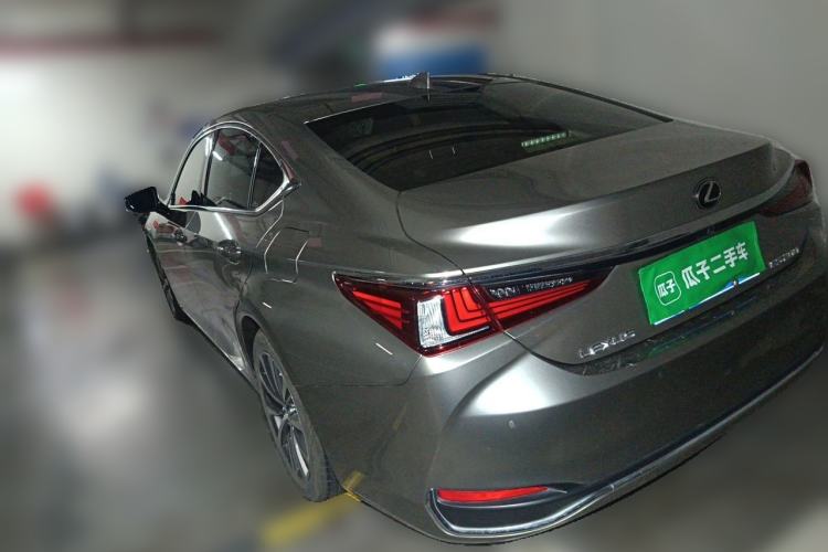 Used Lexus ES 2020 200 Excellence Edition Rear Left 45 Deg