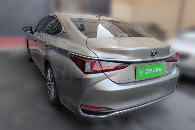 Used Lexus ES 2020 260 Excellence Edition Rear Left 45 Deg