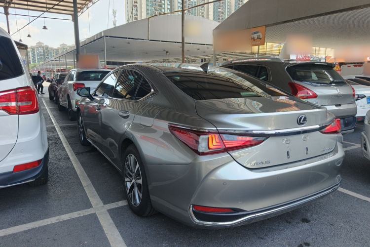 Used Lexus ES 2020 200 Excellence Edition Rear Left 45 Deg