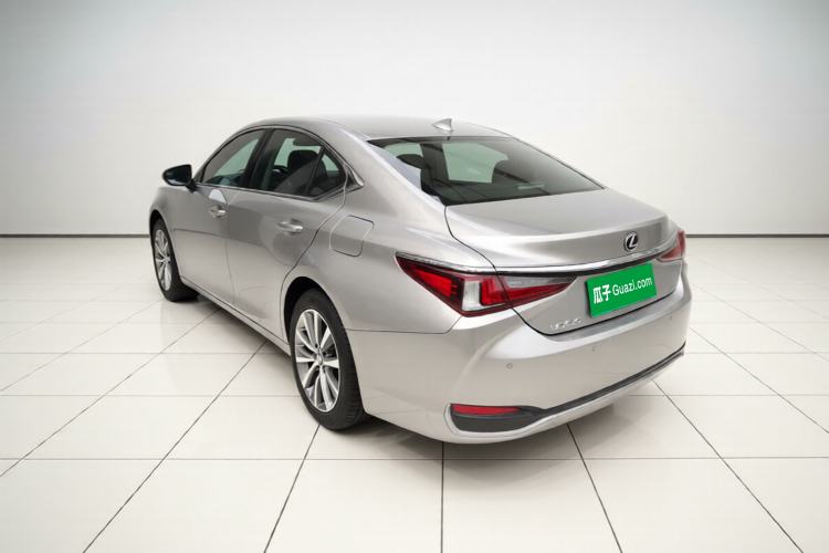 Used Lexus ES 2020 200 Excellence Edition Rear Left 45 Deg