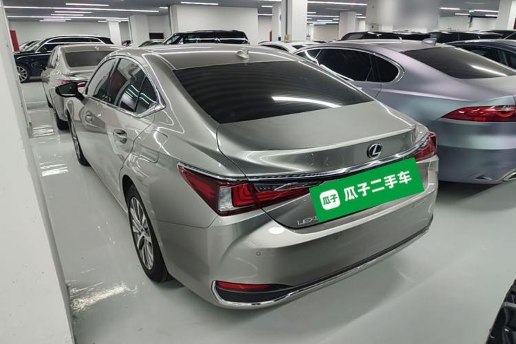 Used Lexus ES 2020 200 Excellence Edition Rear Left 45 Deg