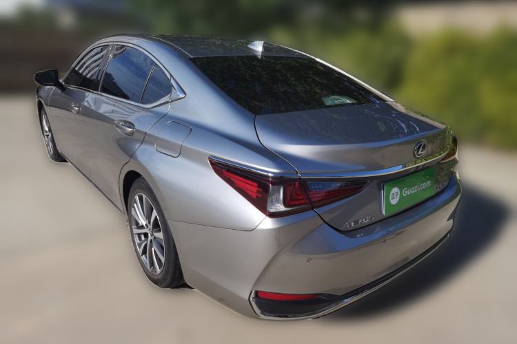 Used Lexus ES 2020 200 Excellence Edition Rear Left 45 Deg