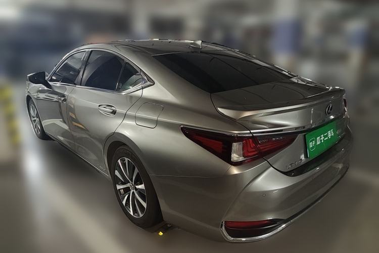 Used Lexus ES  Rear Left 45 Deg