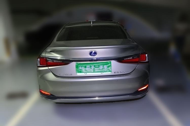 Used Lexus ES 2020 300h Premier Edition Rear
