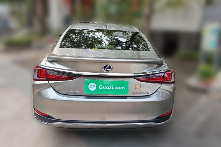 Used Lexus ES 2020 300h Premier Edition Rear