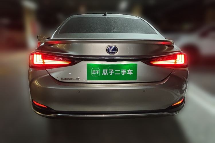 Used Lexus ES 2020 300h Premier Edition Rear